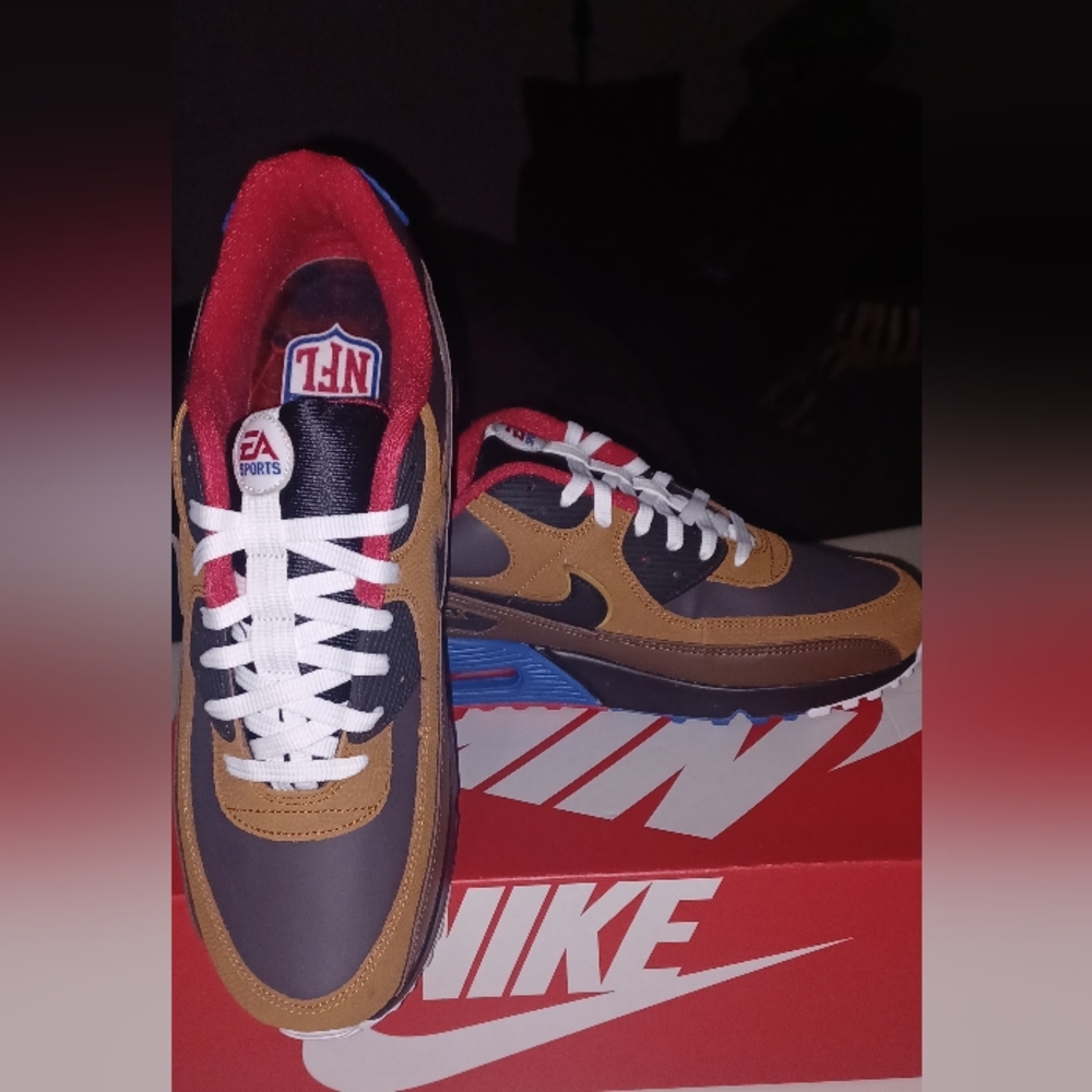 Nike Aimax90 EA SPORTS